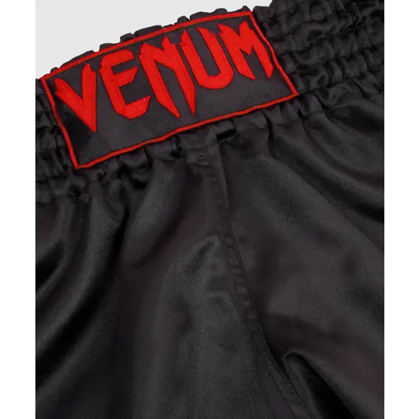 Short Boxeo Tailandés Venum Classic Negro/Rojo