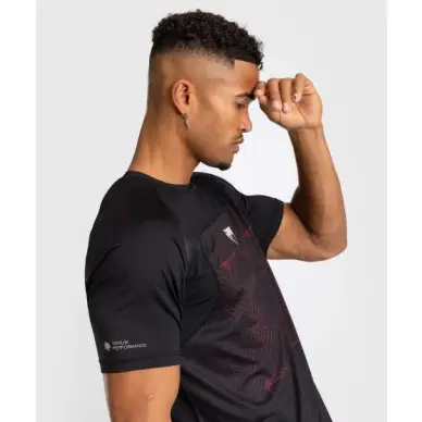 Camiseta Venum Dry Tech Razor Negro/Oro - 6