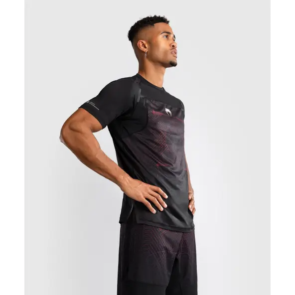 Camiseta Venum Dry Tech Razor Negro/Oro