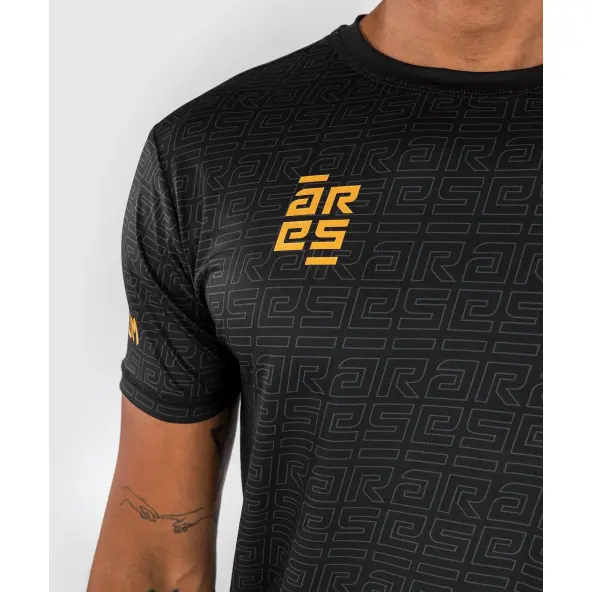 Camiseta Dry Tech Venum X Ares 2.0 Negro/Oro