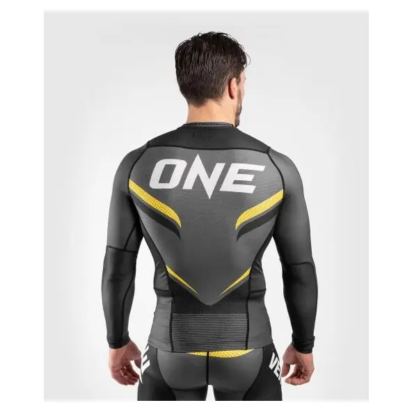 Rashguard Venum One FC Impact gris/amarillo mangas largas