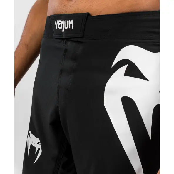 Short MMA Venum Light 5.0 Negro/Blanco