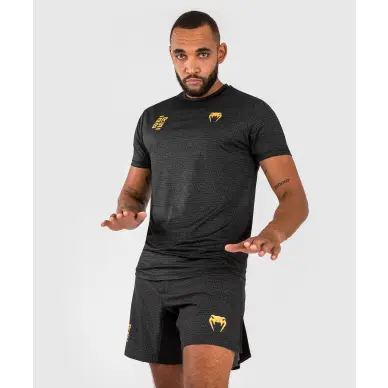Camiseta Dry Tech Venum X Ares 2.0 Negro/Oro - 24
