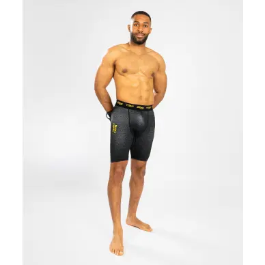 Short de Compresión Vale Tudo Venum X Ares 2.0 - Negro/Oro - 2