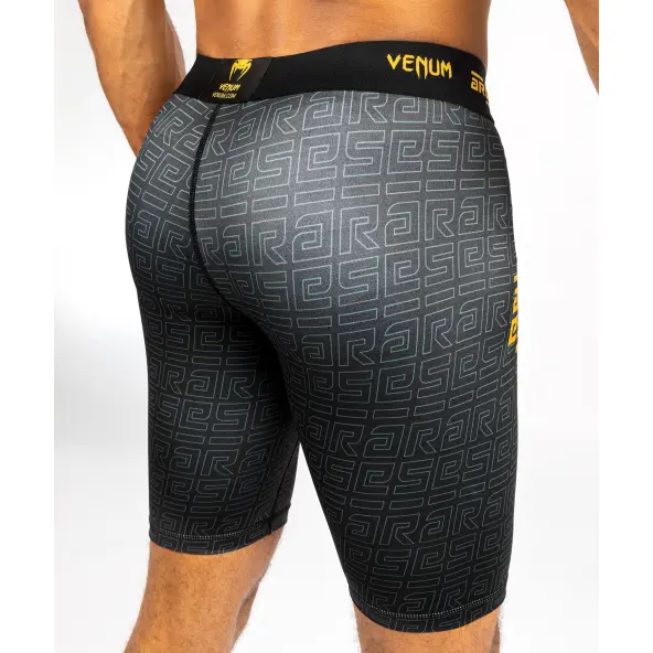 Short de Compresión Vale Tudo Venum X Ares 2.0 - Negro/Oro