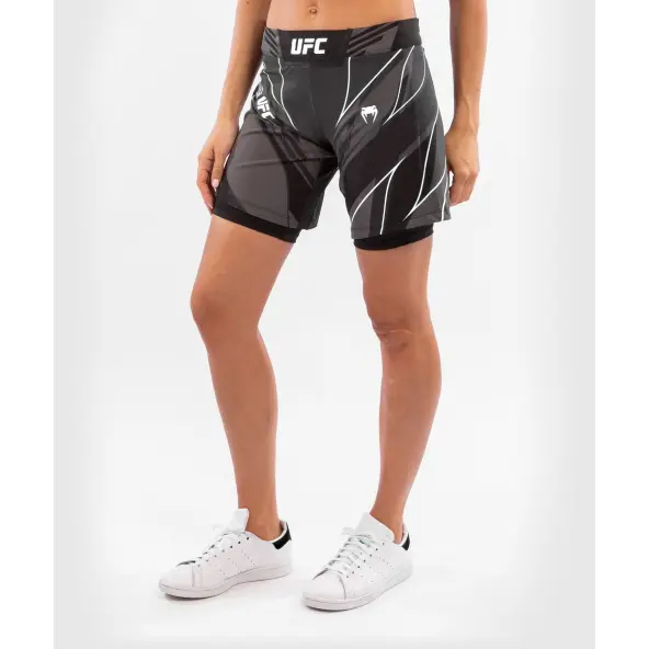 Short Mujer MMA VENUM UFC Authentic Fight Night corte largo NEGRO