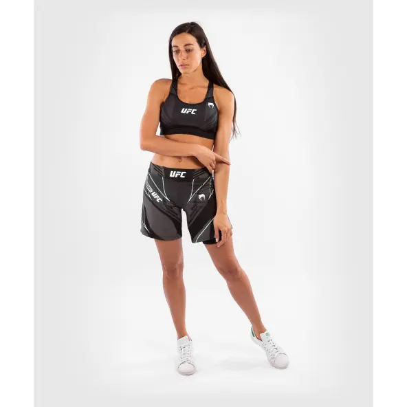 Short Mujer MMA VENUM UFC Authentic Fight Night corte largo NEGRO