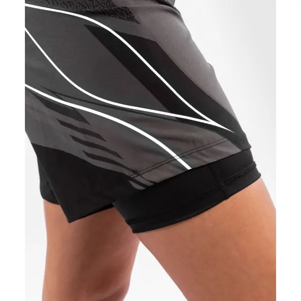 Short Mujer MMA VENUM UFC Authentic Fight Night corte largo NEGRO