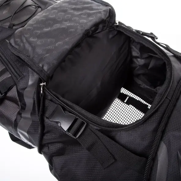 Mochila Convertible Venum Challenger Xtrem Negra