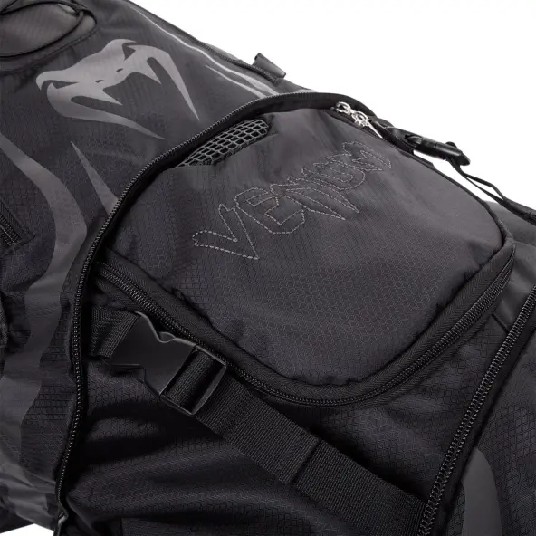 Mochila Convertible Venum Challenger Xtrem Negra