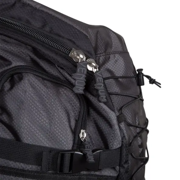 Mochila Convertible Venum Challenger Xtrem Negra