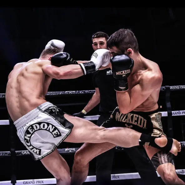Short de boxeo tailandés WickedOne Rowdy negro