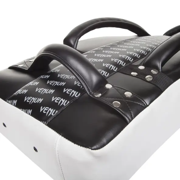 Escudo de Golpeo Curvado Venum Absolut - Negro/Blanco