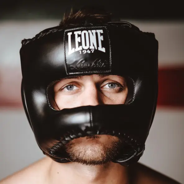 Casco de Boxeo con barra Leone