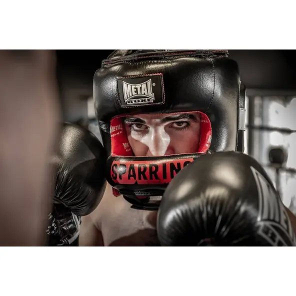 Casco de Boxeo con Barra para Sparring