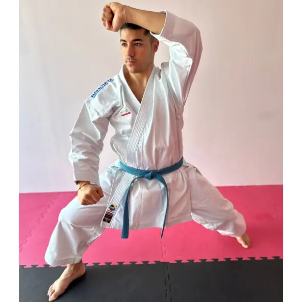 Kimono de Karate Kaiten Monarch corte Kata WKF con logo bordado