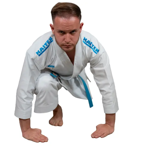 Kimono de Karate Kaiten Saizen Corte Kata WKF con logo bordado