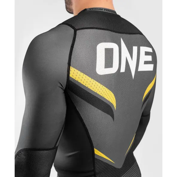 Rashguard Venum One FC Impact gris/amarillo mangas largas