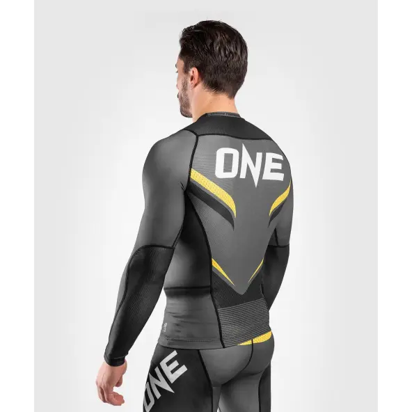 Rashguard Venum One FC Impact gris/amarillo mangas largas