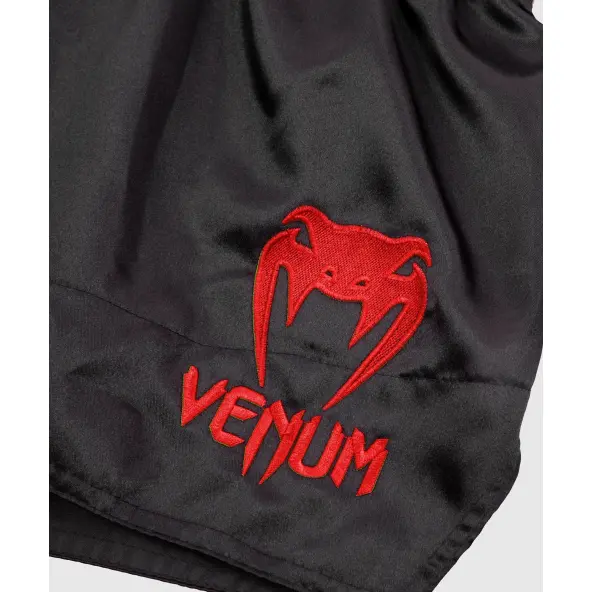 Short Boxeo Tailandés Venum Classic Negro/Rojo