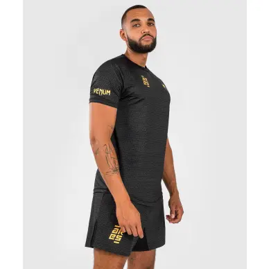 Camiseta Dry Tech Venum X Ares 2.0 Negro/Oro - 7