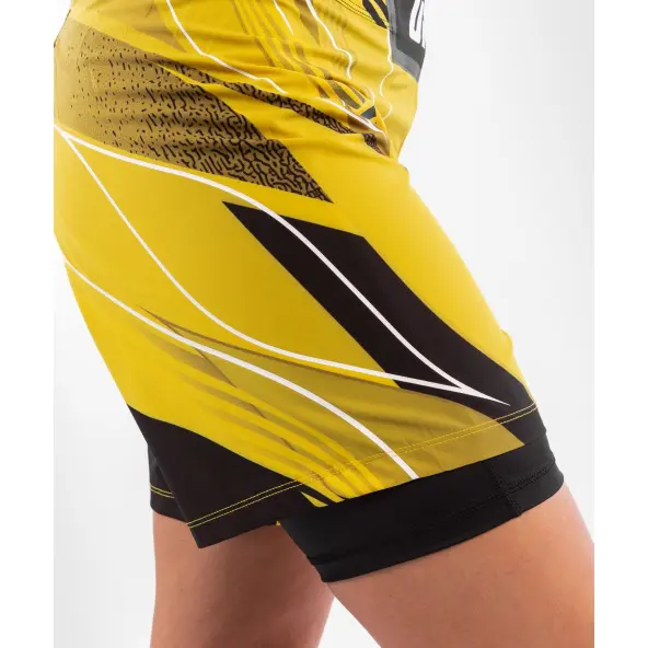 Short de Mujer MMA VENUM UFC Authentic Fight Night corte largo AMARILLO