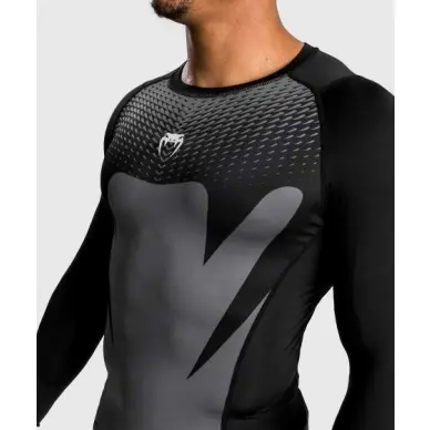 Rashguard Venum Attack mangas largas - 18