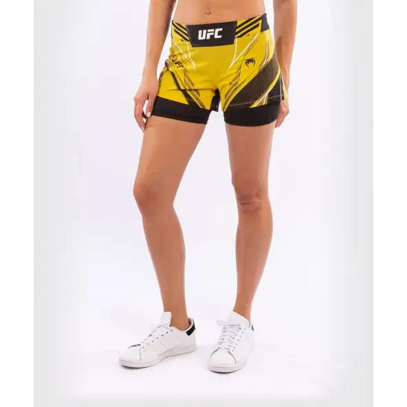 Short Mujer MMA VENUM UFC Authentic Fight Night corte corto AMARILLO